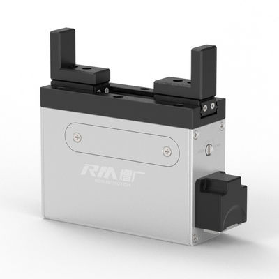 La pinza elettrica RobustMotion RM-GB-ITG con controllo della forza consente il controllo della posizione in più punti e la misurazione del pezzo